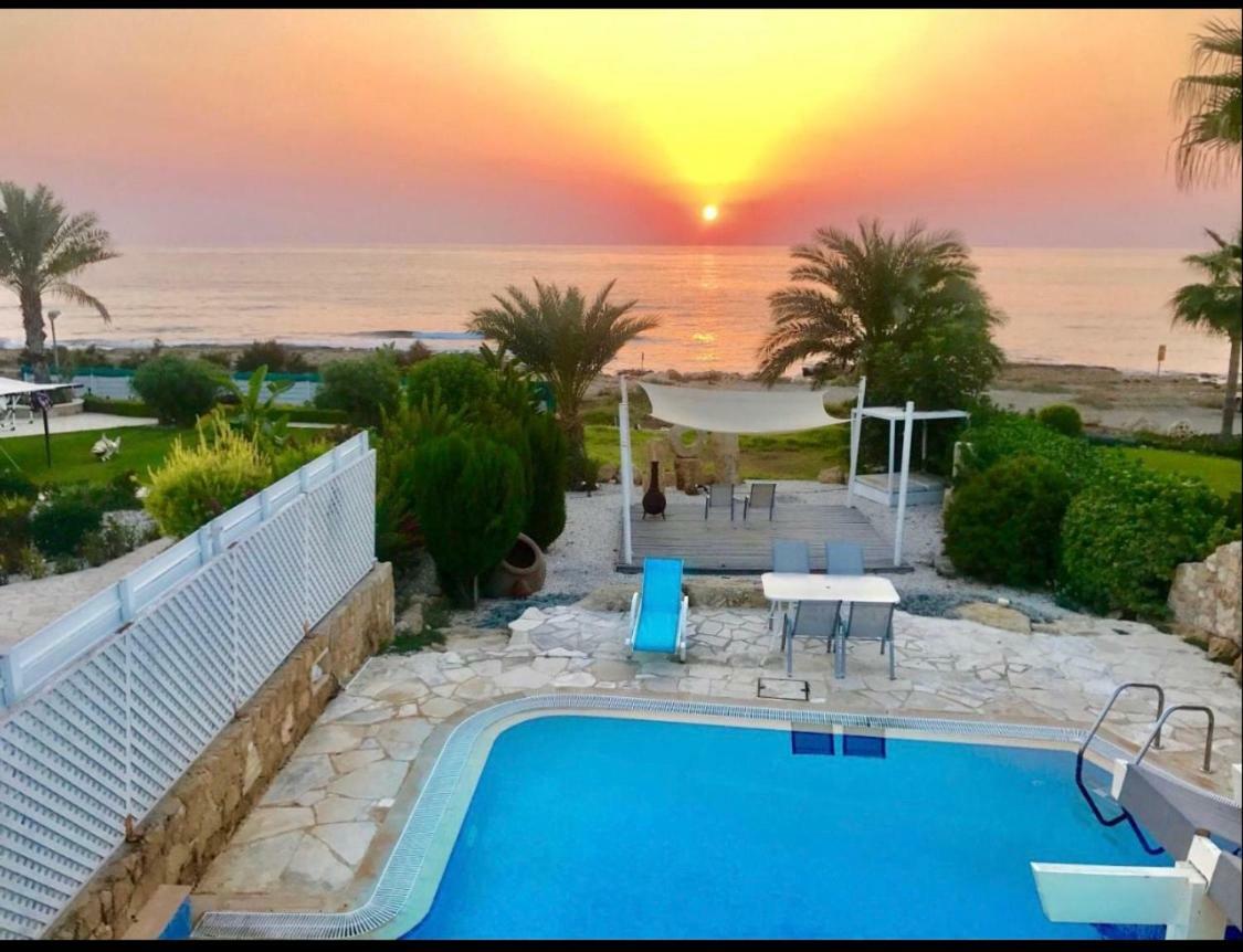 34 Beach Villa Paphos Exterior foto